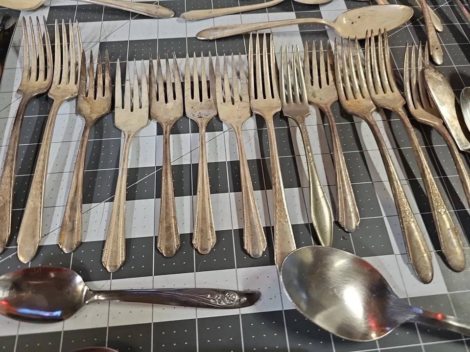 Gran Lote Piezas Cubiertos Acero Inoxidable Cubiertos Varios Patrones y Marcas Foto 3 de 4