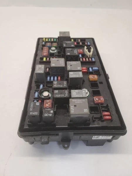 Chevrolet Cruze 2011-2014 caja de fusibles automático OEM 95216200 Foto 3 de 4