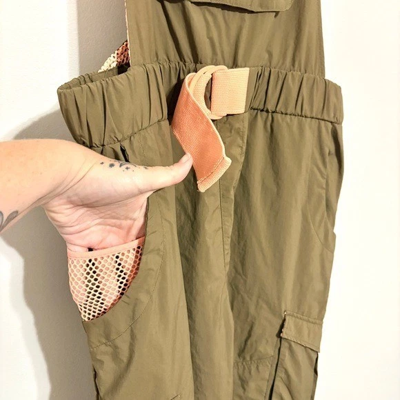 Mono Free People Morning Meadow verde oliva Salopette talla grande Foto 4 de 4