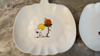 PEANUTS Halloween Pumpkin Shaped Salad Plates Williams Sonoma 9 In