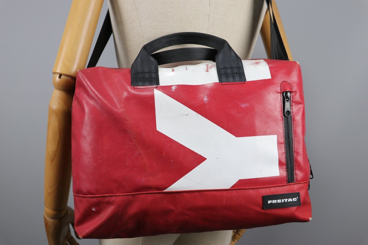 FREITAG F305 Roy Recycled Red PVC Crossbody Messenger FREITAG F305 Roy Recycled Red PVC Crossbody Messenger