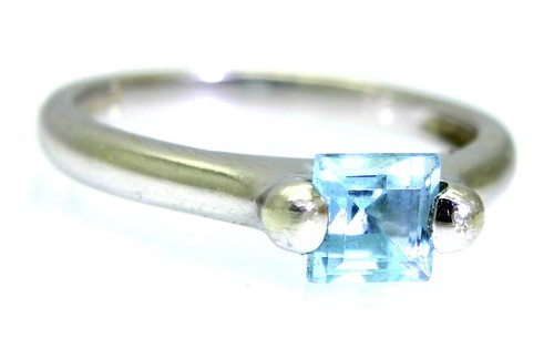 Pretty Tension set Topaz 9ct White Gold ring L ~ 5 3/4 - Picture 2 of 9