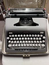 Vintage 1958 Silver Royal Speed King Portable Typewriter with the Case  - Works thumbnail