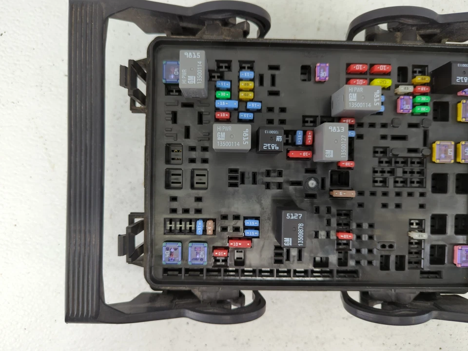 2016-2018 Chevrolet Silverado 1500 Fusebox Fuse Box Relay Module UCI0A - Image 3 of 4