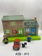 Postman Pat Toys PAT'S HOUSE/POST OFFICE 2in1 2006 light up house & figures Rare