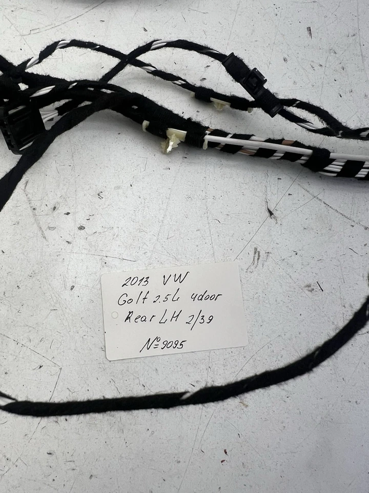 Оригинальный жгут проводов для задней левой двери багажника Volkswagen Golf 2010-2013 годов выпуска. - Изображение 2 из 4