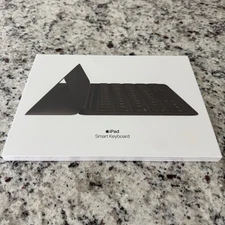Apple iPad Smart Keyboard 7th/8th/Pro 10.5"/Air 3rd Generation Brand New In hand