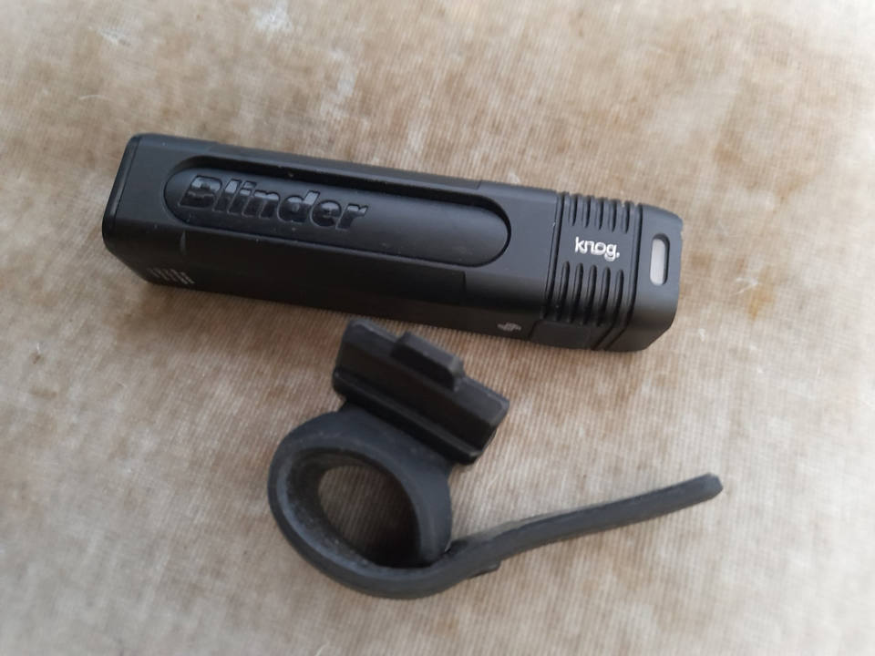 Knog Blinder Pro 600 powerful 4 led front light with 6 modes, barely ...