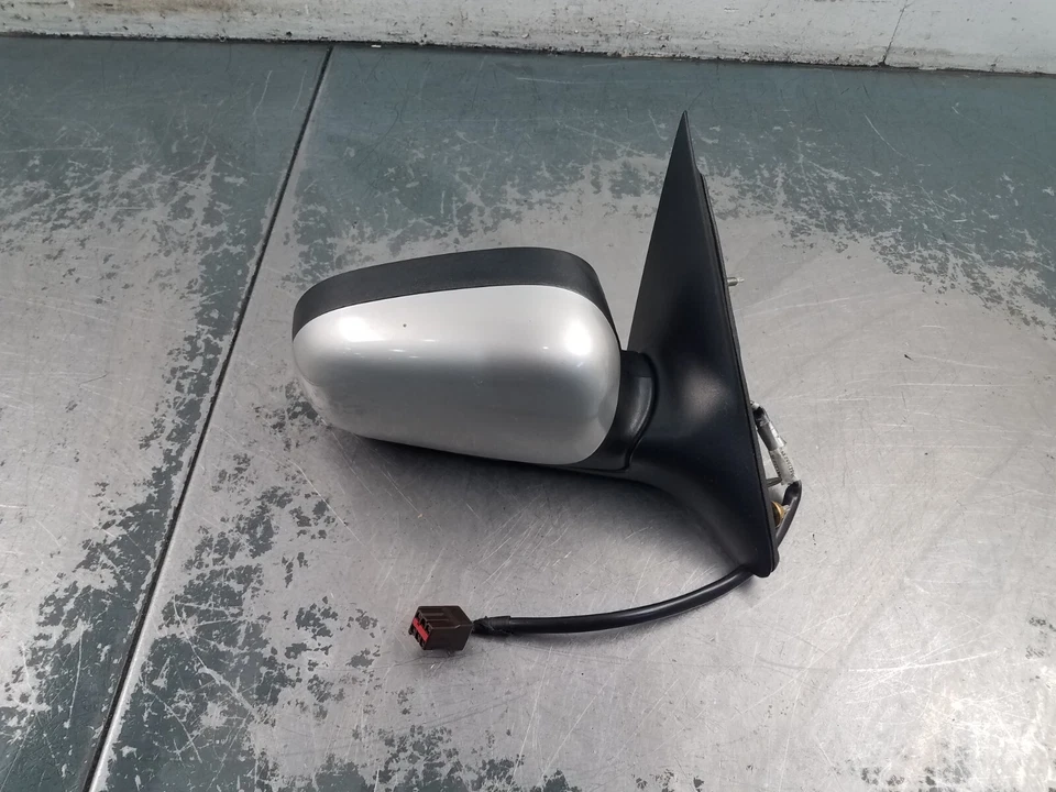 2004 年大侯爵/皇冠维克维多利亚右乘客侧镜 #3420 E1 — 第 3/4 张图片