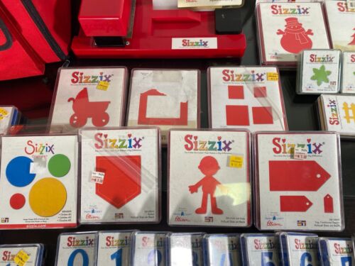 Enorme lotto fustelle personali rosse originali SIZZIX borsa 40 fustelle provo artigianato extra - Foto 5 di 10