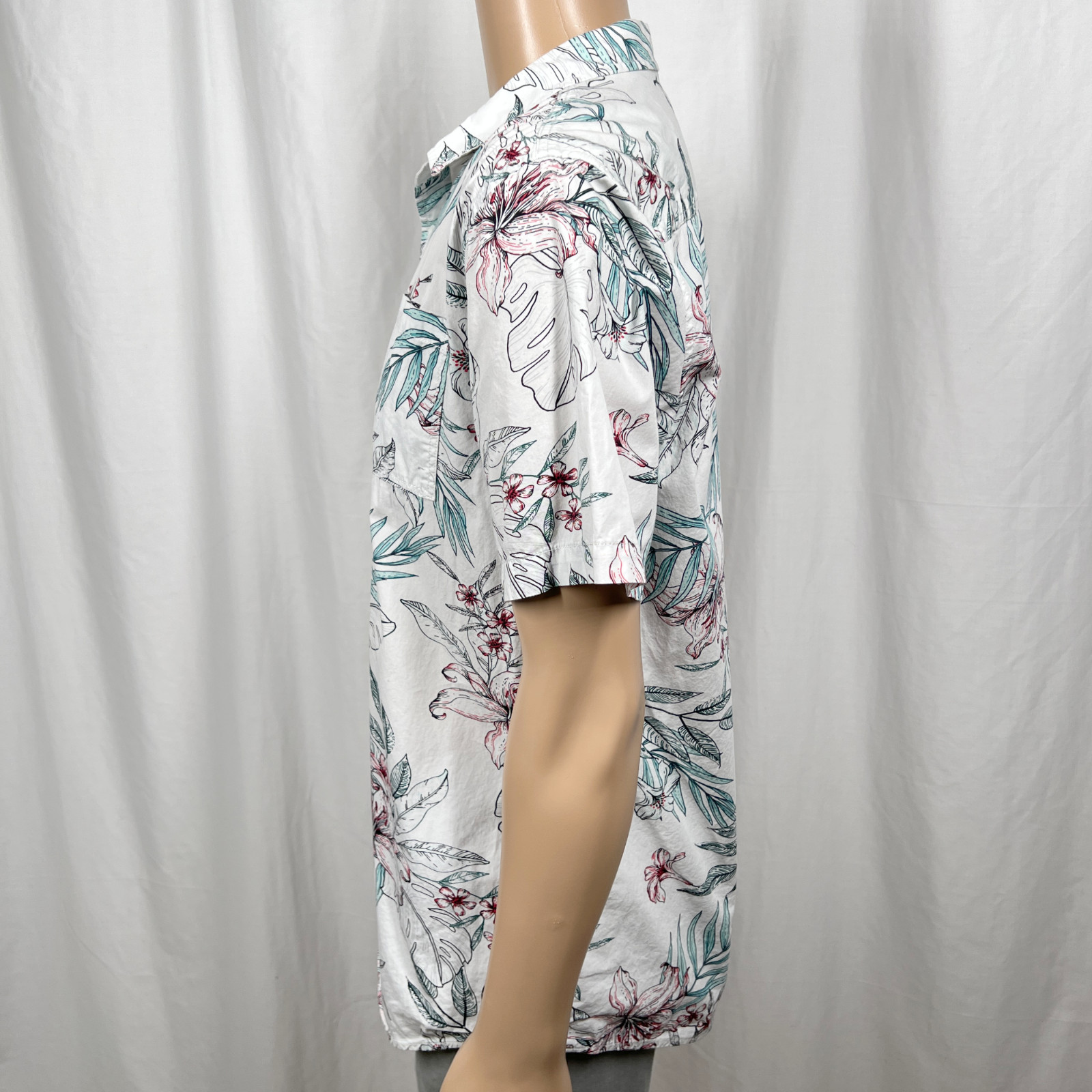 PacSun Men's Large White Tropical Hibiscus Print Short Sleeve Button-Up Shirt