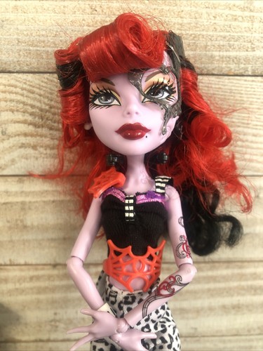 Monster High Maul Sessions Operetta Doll - Picture 2 of 6