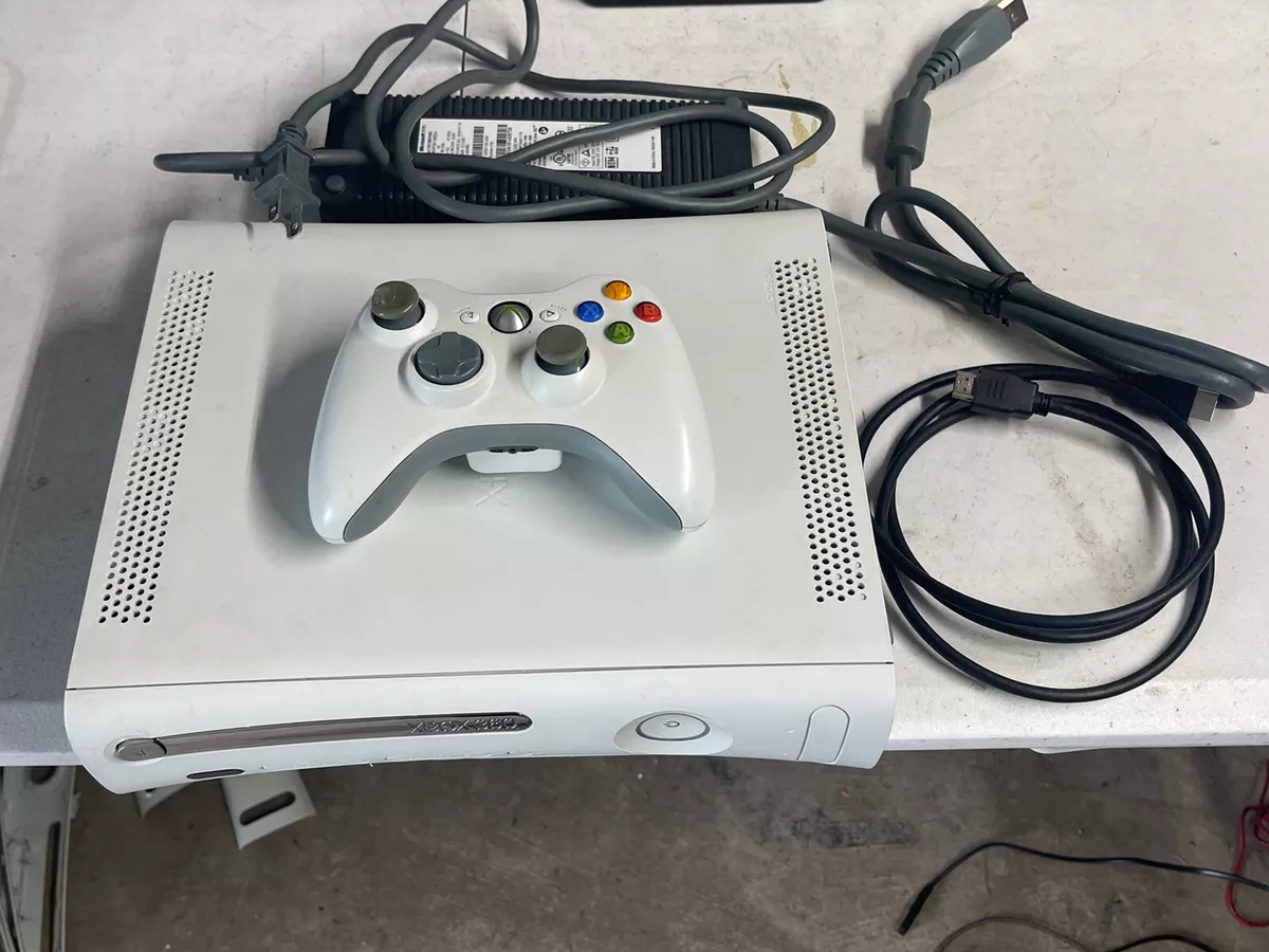 Original 60 gb Xbox 360 Arcade Console With all cords, 2 controllers & 3  games.