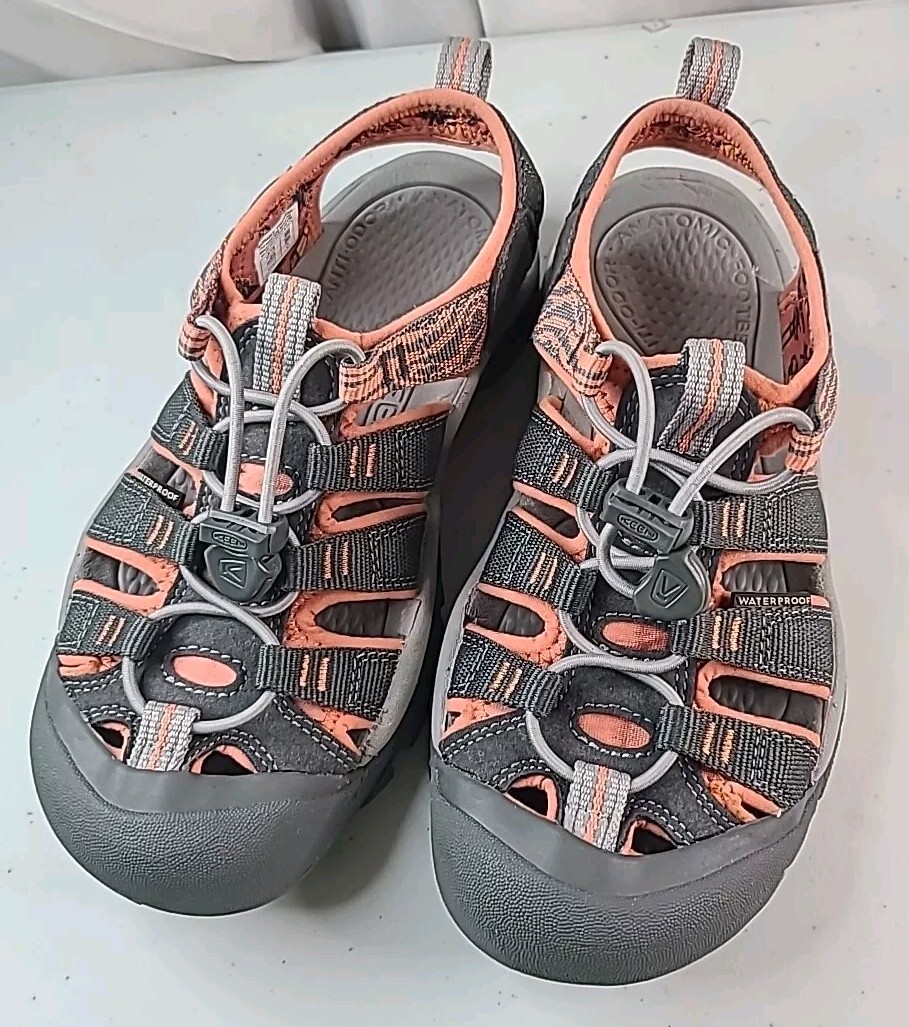 Sandalo donna Keen Newport Hydro 1018947 grigio corallo taglia 5 ottime condizioni