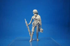 Resin Kit 471 1/24 German Women Anita in World War II