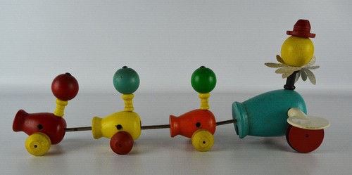 VINTAGE FISHER PRICE MOMMA DUCK & BABIES BABY ROLLING WOOD PULL STRING TOY - Picture 7 of 11
