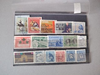 16 timbres Canada lot 600