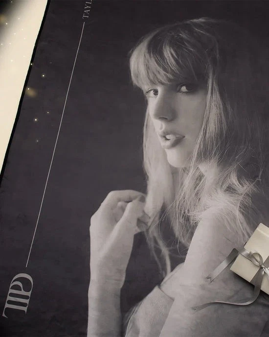 NWT Swift FLEECE BLANKET, The Tortured Poets Department