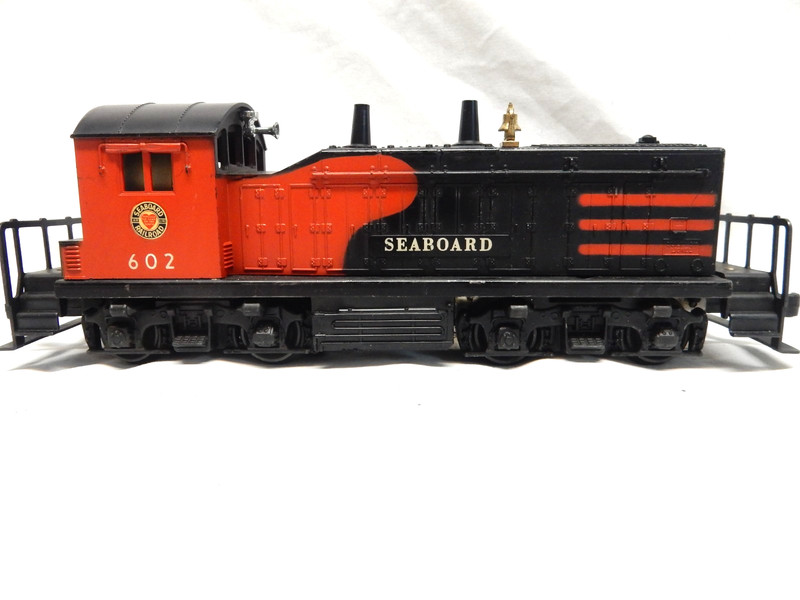 POSTWAR LIONEL 602 SEABOARD NW2 DIESEL  SWITCHER,   C-7 EX, RUNS GREAT