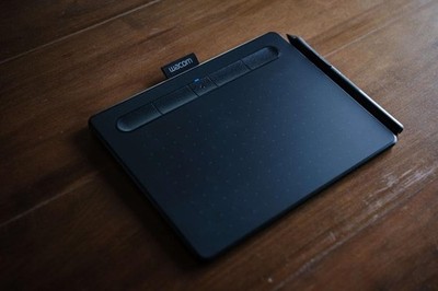 Wacom Intuos Small Wireless Bluetooth Pen Tablet Digital Drawing Pad Mint