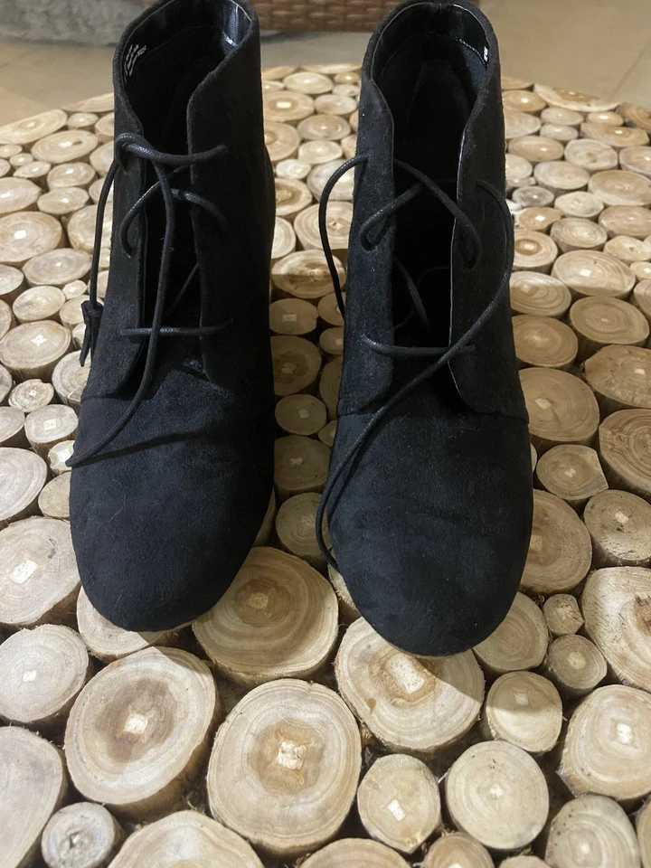 Dr. Scholl's Shoes Women's Dakota Boot, Blac Suede Bootie Wedge Heel New SZ 9 W - Photo 2/4