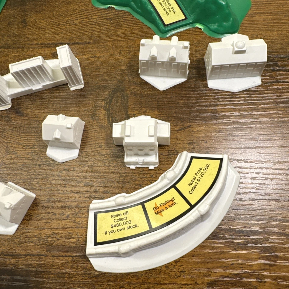 The Game of Life Replacement Parts Pieces. Misc… Mountains & Buildings. 1981 - Image 4 of 4