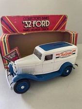 1:25 ERTL VINTAGE BANK 1932 FORD PANEL DELIVERY TRUE VALUE HARDWARE STORES