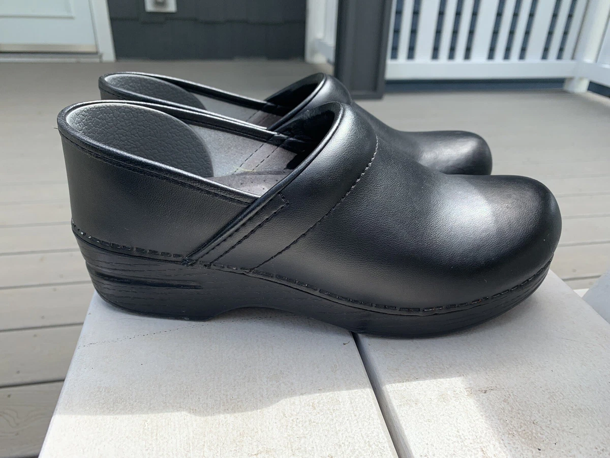 Dansko Womens Black Leather Clogs Shoes Euro 39 Size US 8.5 9