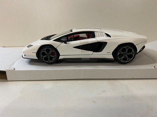 Welly Lamborghini Countach LPI 800-4 Modellauto 1:43 - Mit Individuellem Wunschkennzeichen