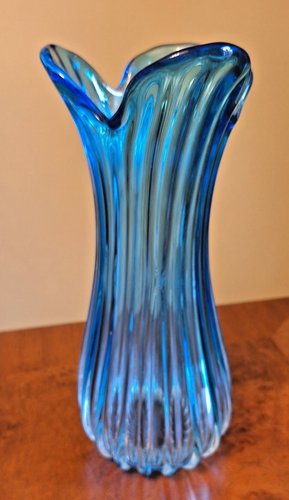 MID CENTURY L.E. SMITH GLAS PFAU BLAU STRETCH GESCHWUNGENE VASE, FETTER BODEN 11,5" - Bild 2 von 4