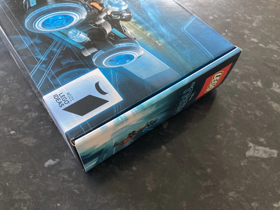 NEW & SEALED Lego 21314 IDEAS • TRON: Legacy Lightcycle Retired (incs all figs) - Image 3 of 4