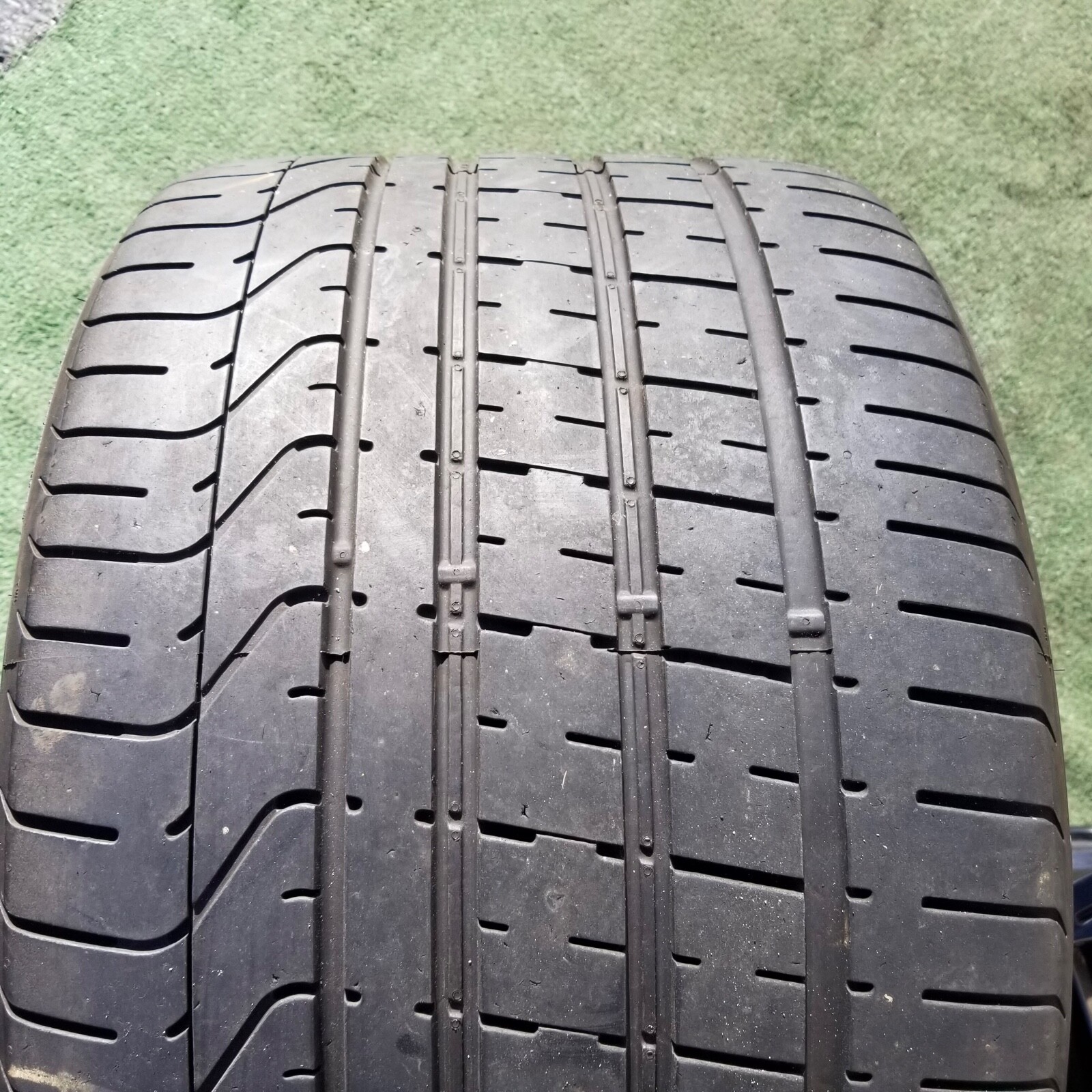 355/25R21 Pirelli P Zero Tire 355/25ZR-21 L Lamborghini Aventador 6/32 70% Tread
