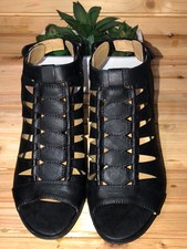 naturalizer talan black