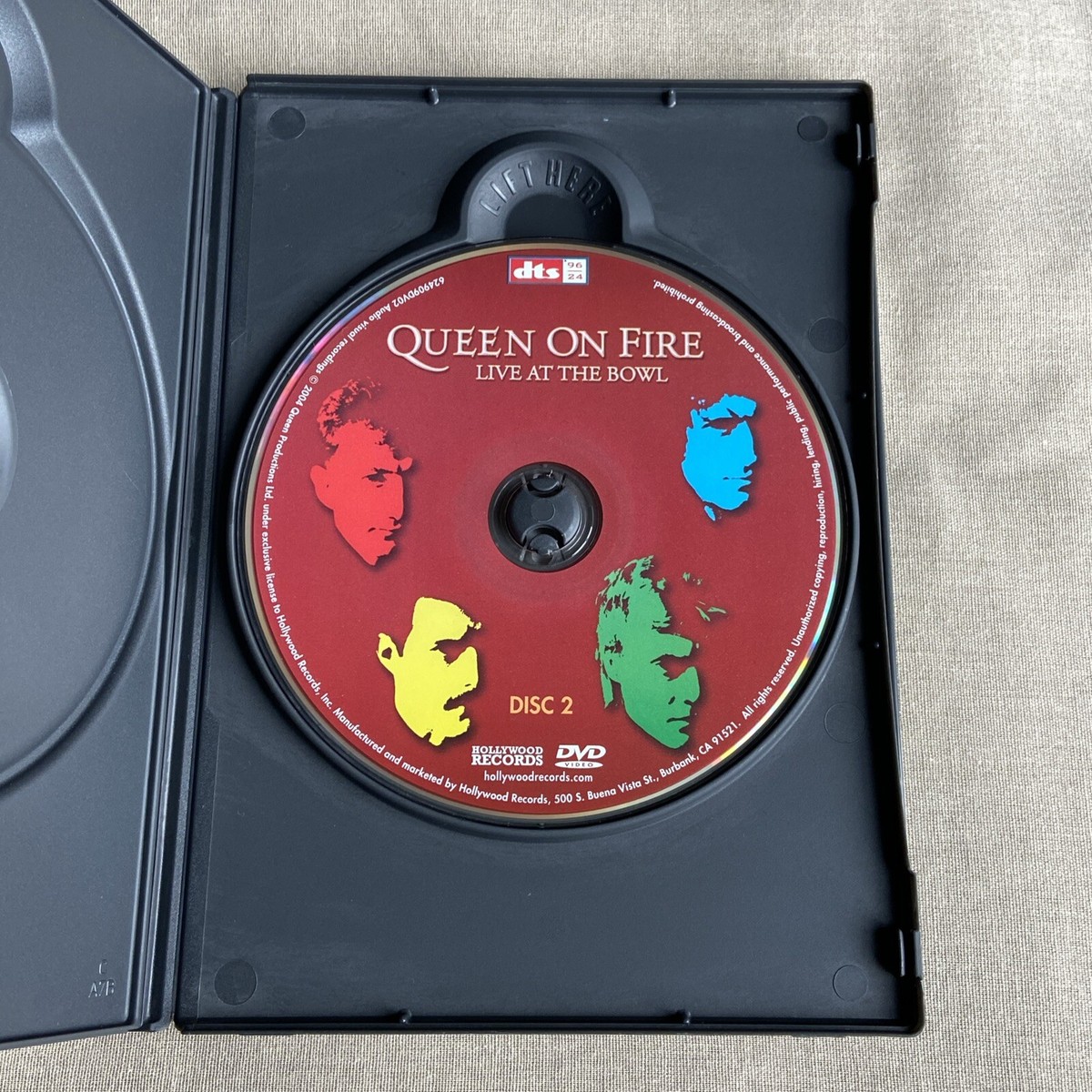 Queen: On Fire - Live at the MK Bowl (5th June 1982) (DVD 2