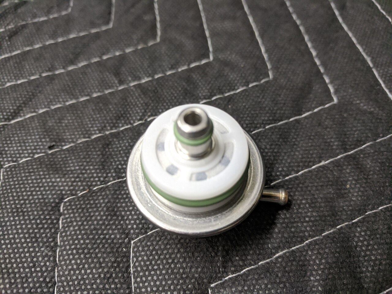 BMW E31/E32/E34/E36/E38/E39/E46 Fuel Pressure Regulator 13531729319 eBay