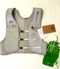 NWT Zelvot running vest reflective, phone pocket, zip pocket, hydration