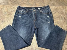 NWOT Womens Time And Tru Mid Rise Distressed Denim Boyfriend Crop Jean Pants 16