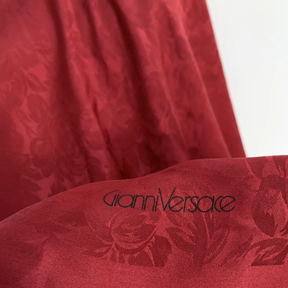 Bufanda de seda Gianni Versace 56x56 - Jacquard floral rojo - envoltura italiana de lujo #A111 Foto 2 de 3