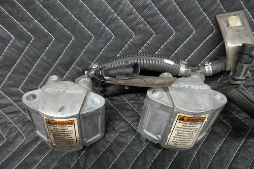 2015 14 15 16 17 Ski-Doo Renegade summit X 800R E-Tec Fuel Injectors XM - Picture 4 of 5