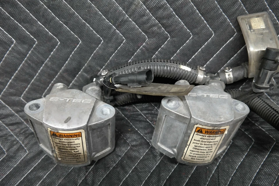 2015 14 15 16 17 Ski-Doo Renegade summit X 800R E-Tec Fuel Injectors XM - Image 4 of 4