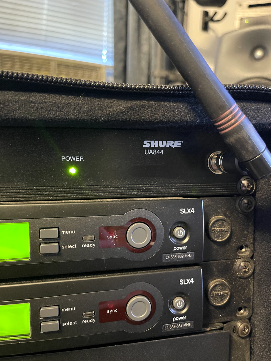4 Shure Wireless SLX4 with Body Packs + SM Beta 58 | eBay 4 Shure Wireless SLX4 with Body Packs + SM Beta 58 | eBay
