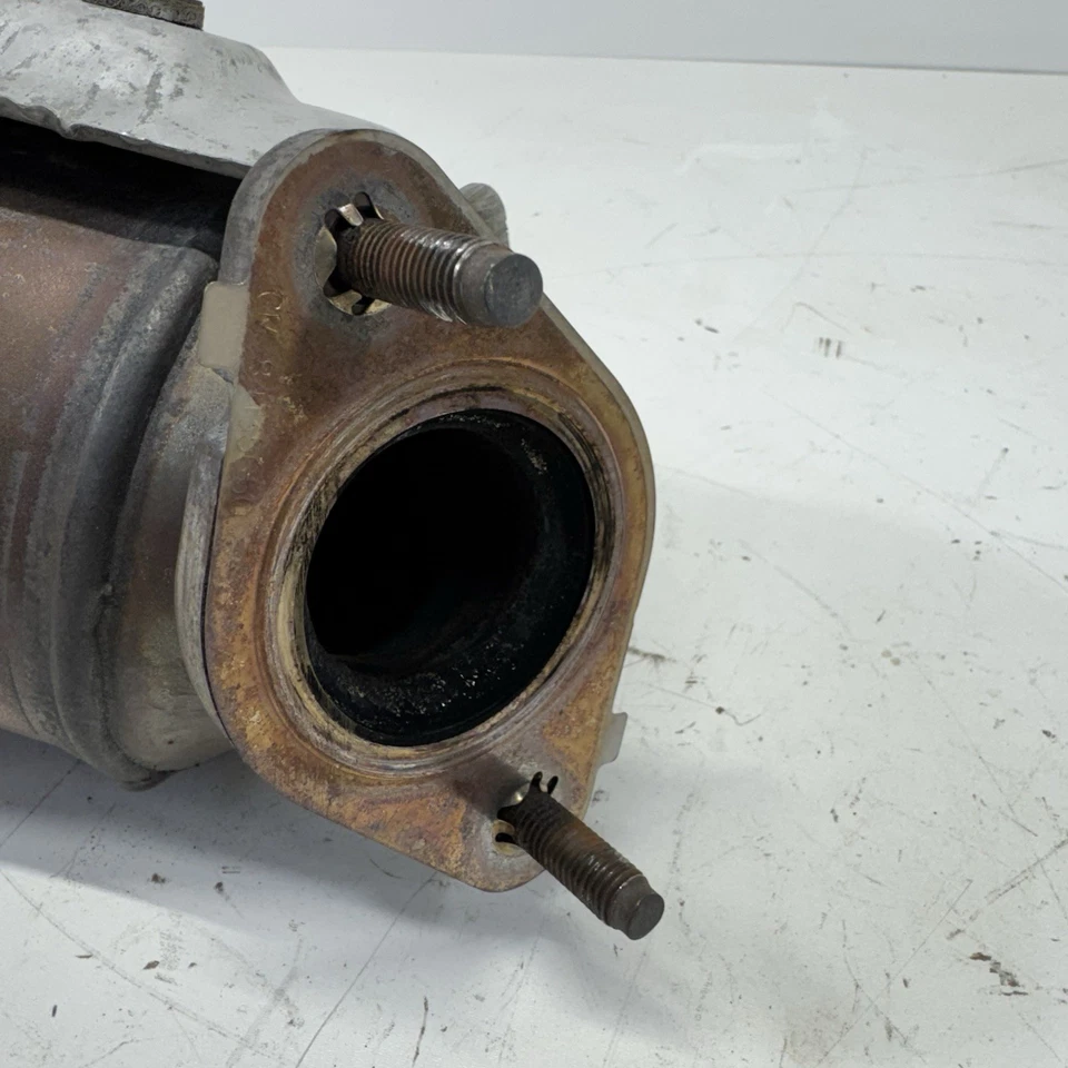 2019-2020 CHEVROLET BLAZER 3.6L LEFT SIDE GAS EXHAUST MANIFOLD DOWNPIPE OEM - Image 2 of 4