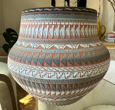 Navajo Pottery Hand Etched Sgraffito Jar 6.75...