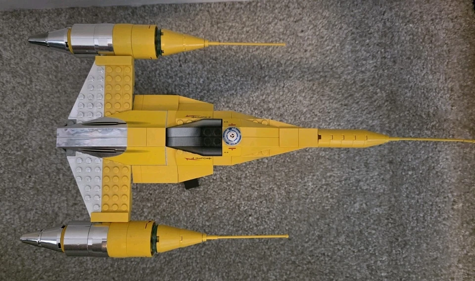 LEGO 10026 Star Wars Ultimate Collectors Series Naboo Starfighter - Image 2 of 4