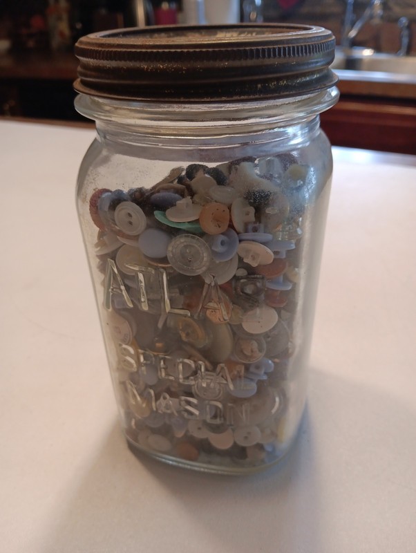 Vintage Atlas/Mason Qt. Jar of Old Buttons