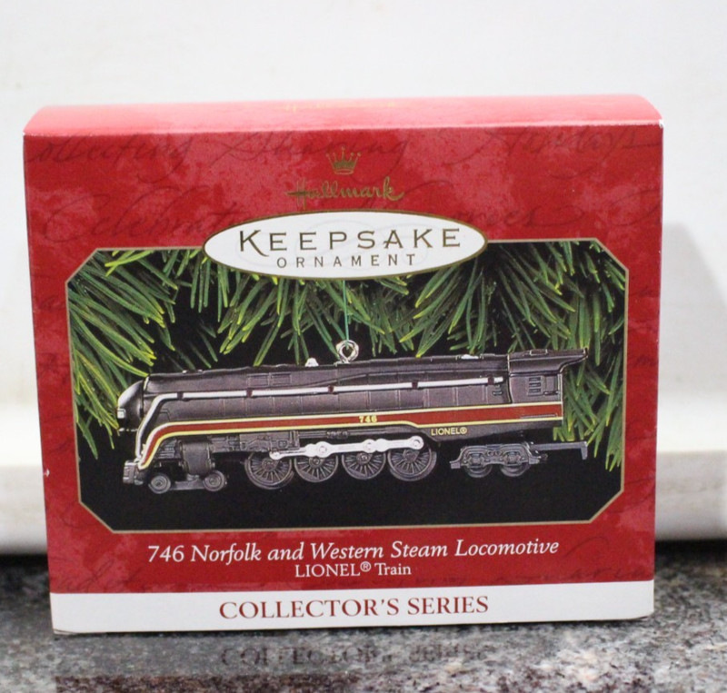 HALLMARK KEEPSAKE ORNAMENT " 746 NORFOLK AND WESTERN STEAM LOCOMOTIVE"