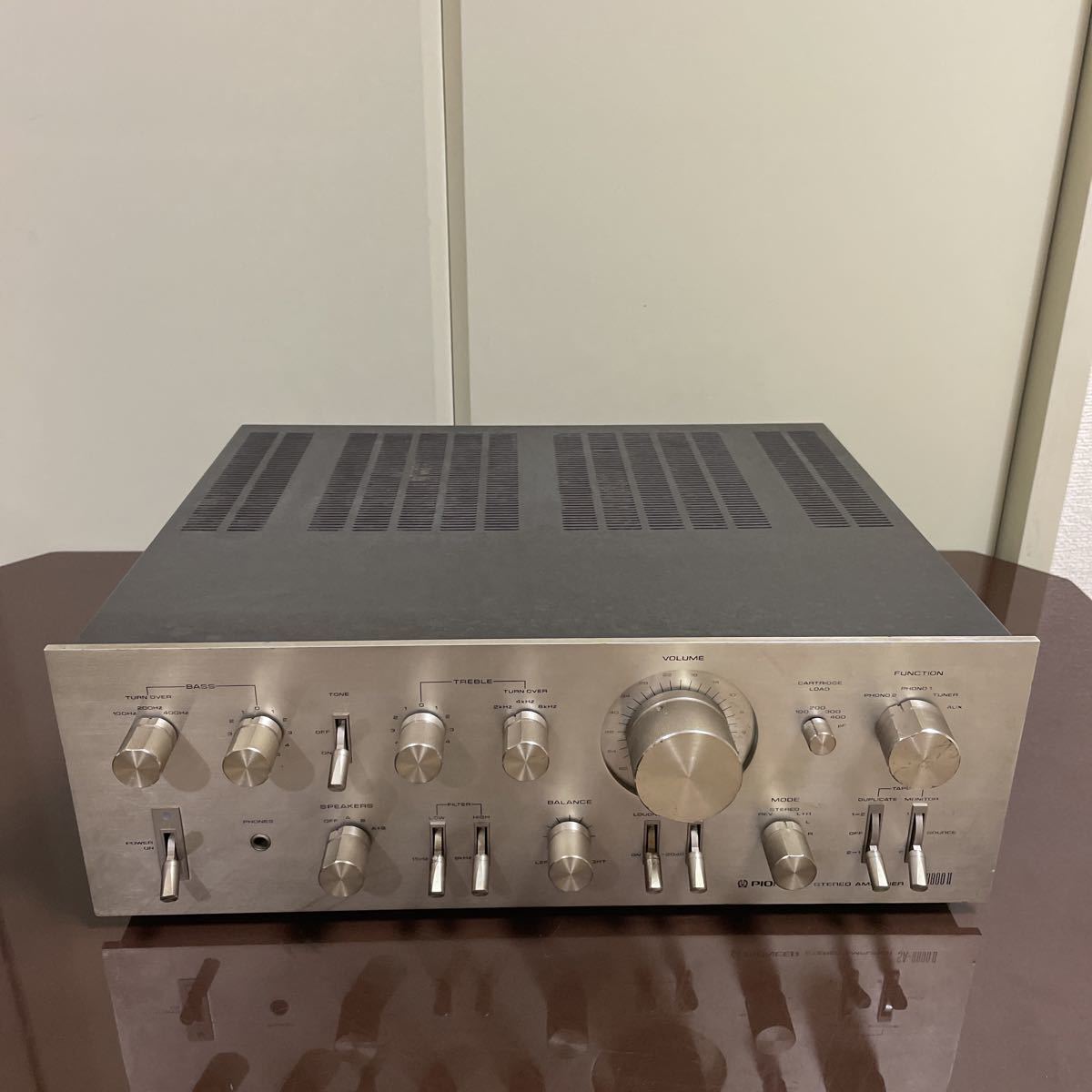 Pioneer SA-8800 II stereo amplifier A power cord is included with the main  unit