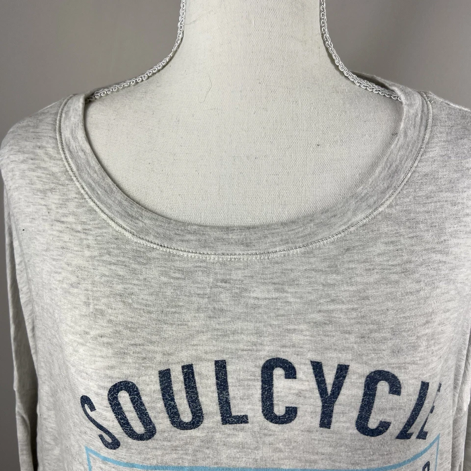 SoulCycle Women's Gray Long Sleeve Crewneck Shirt L Edgartown Martha's Vineyard - Imagem 2 de 4