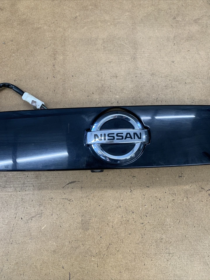 Manija de puerta trasera Nissan Juke 2011-2012 moldura con cámara B20 OEM Foto 3 de 4