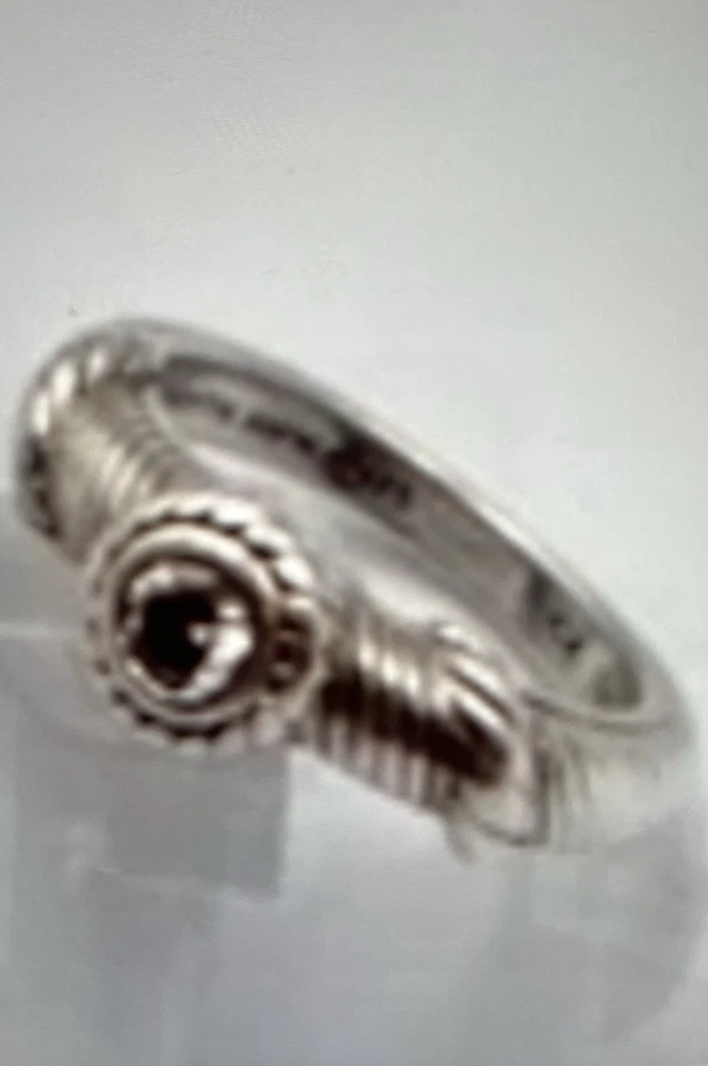 Beautiful Judith Ripka Sterling Silver Ring Size 7. - Image 3 of 4
